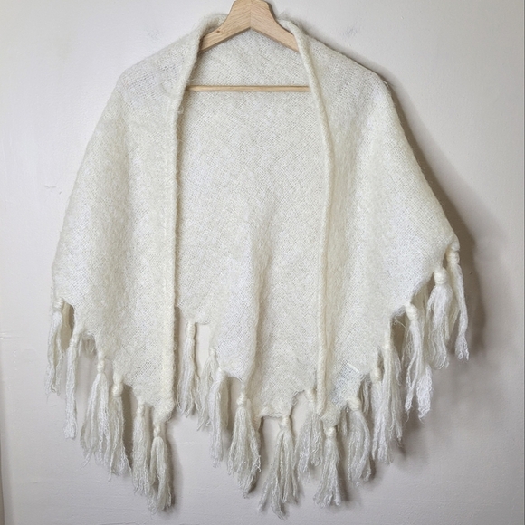 Vintage St.Albans Mohair Wrap Scarf Ivory Tassel Fringe Triangle Shawl Australia - Picture 3 of 6